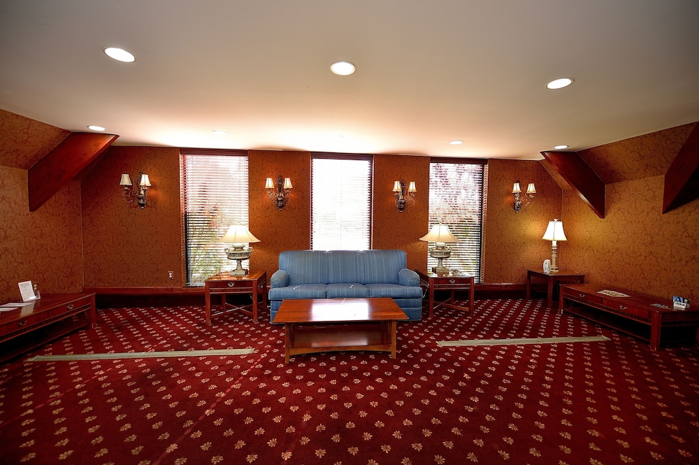 Riverview Inn & Suites 9/69