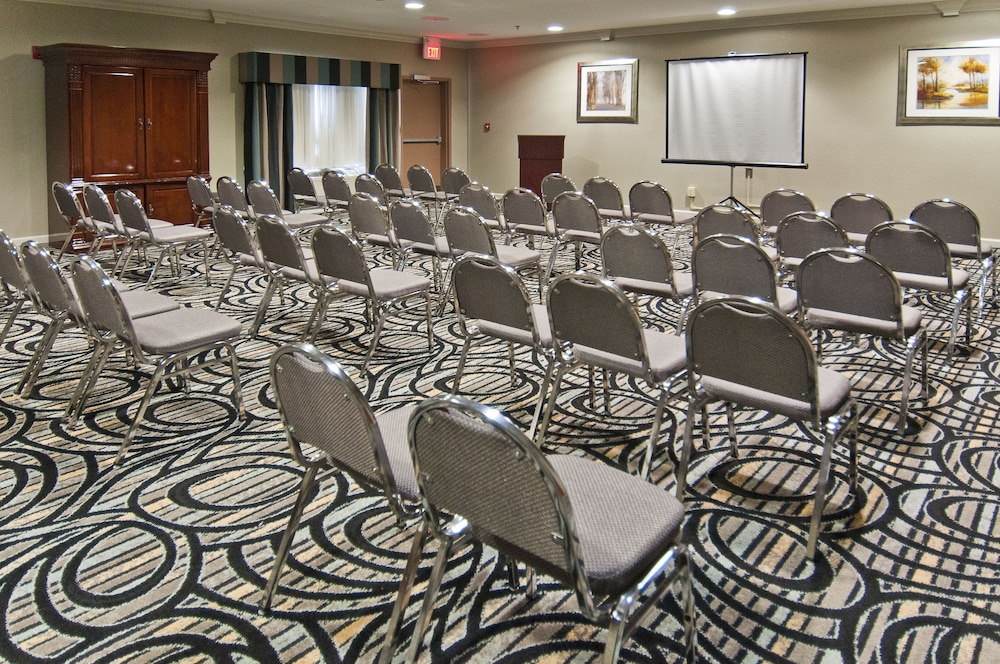 Holiday Inn Express Hotel And Suites Lake Charles 48/58