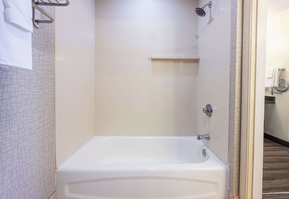 Hyatt House Herndon/Reston 46/50