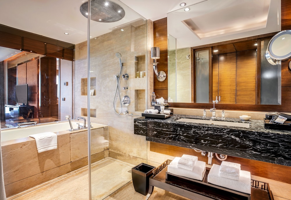 The Leela Ambience Gurugram Hotel And Residences 37/80