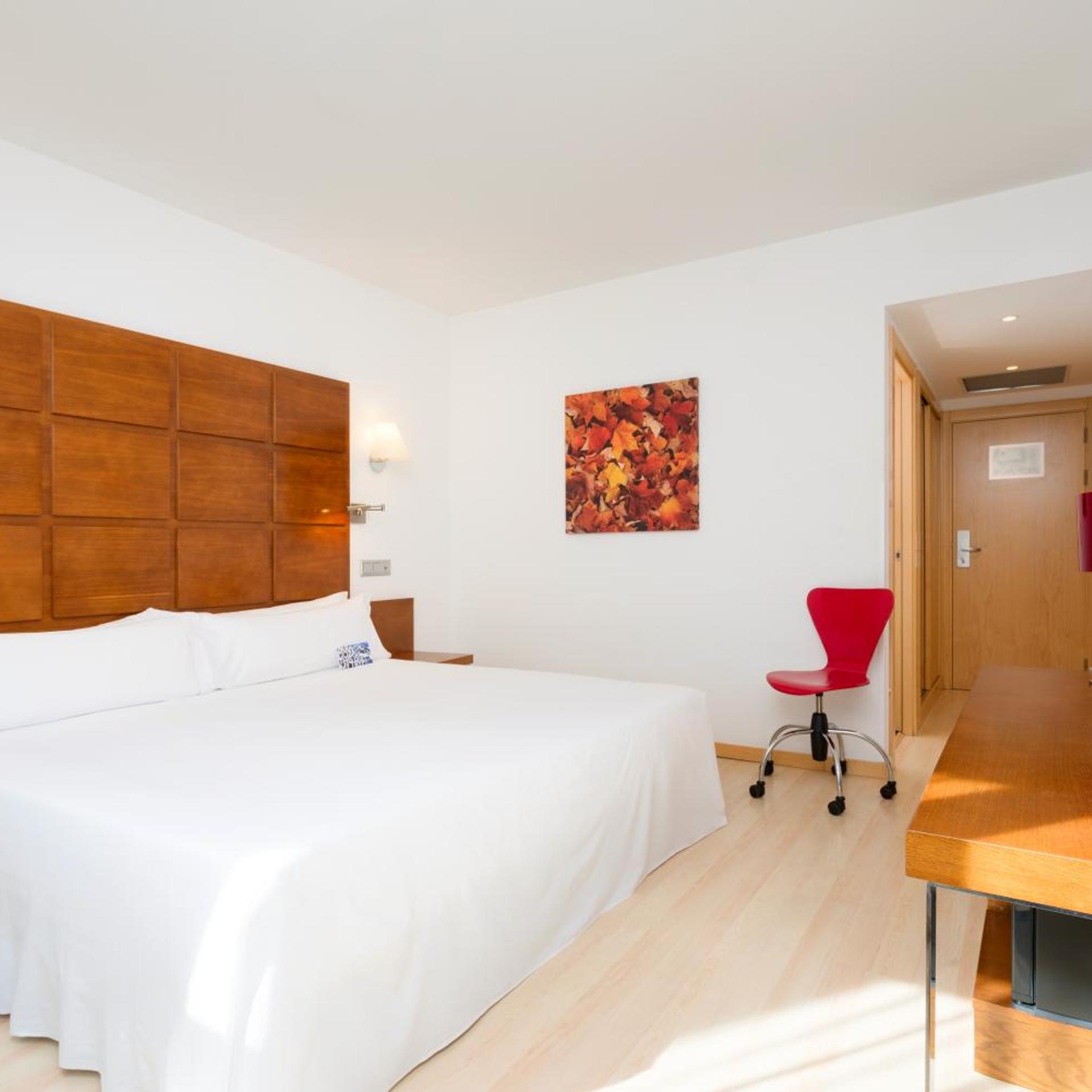 Room, Double or Twin Bed