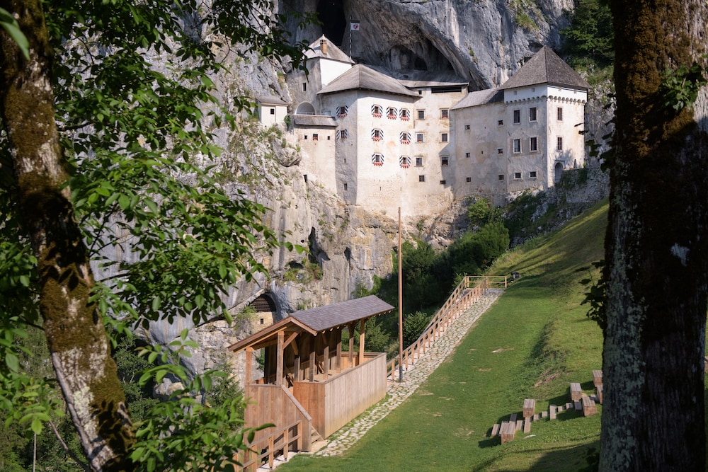 Hotel Jama 45/50