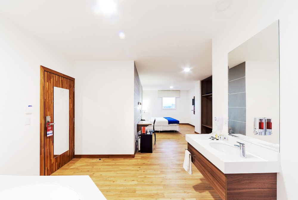 Hotel Lp Equipetrol 28/61