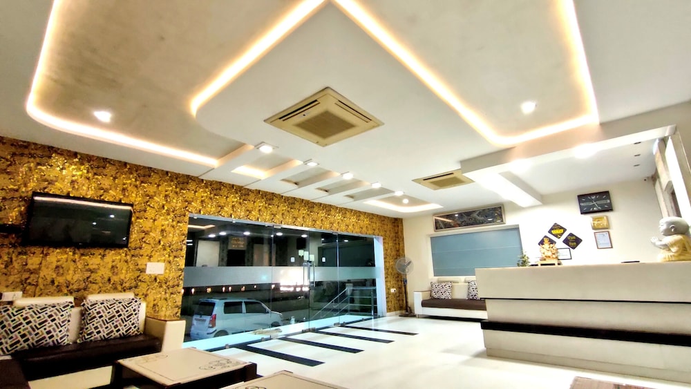 Hotel Karan Vilas 8/64