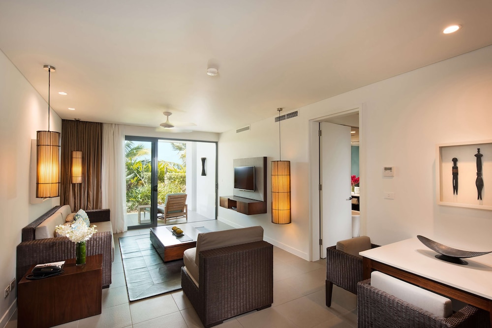 2 Bedrooms, King and Twin Beds, Garden View, Laundry, Kitchenette, Hilton Fiji Beach Resort And Spa 5/8