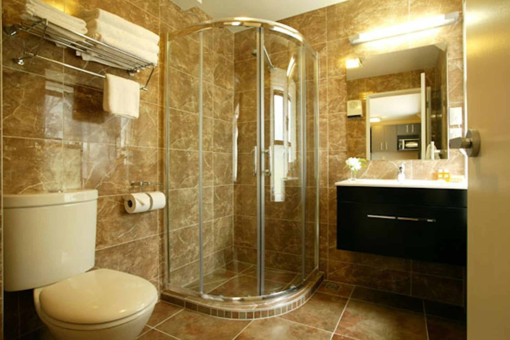 Quality Suites Alexander Inn 50/54