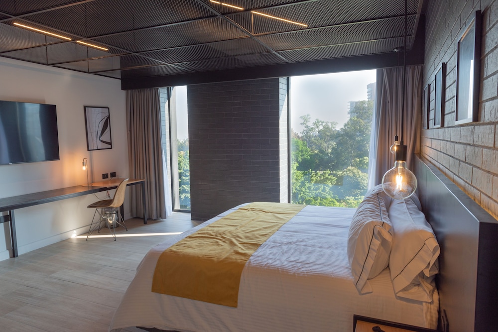 Fulton Business Luxury Hotel 11/49