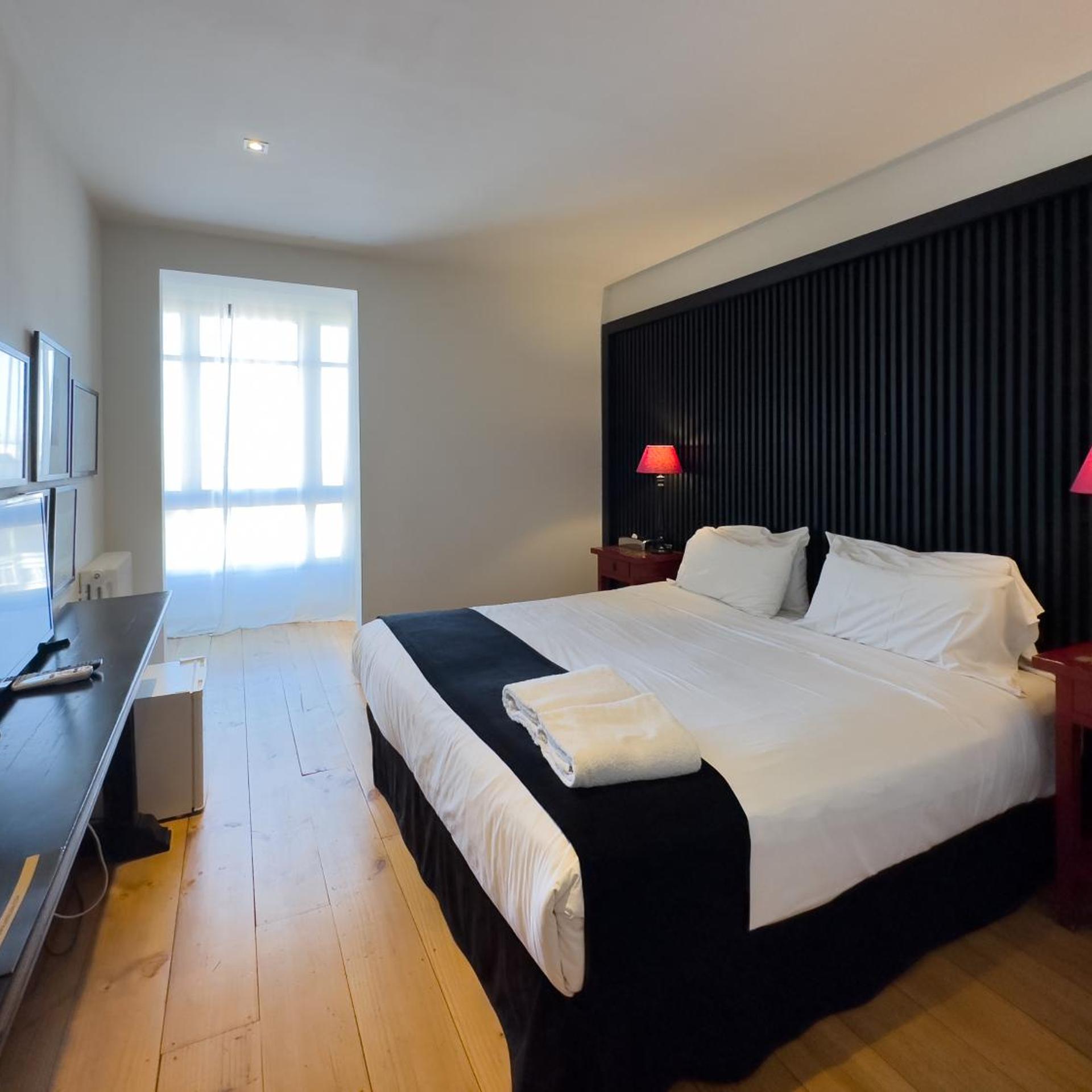 Deluxe, Double or Twin Bed, Shared Lounge Access
