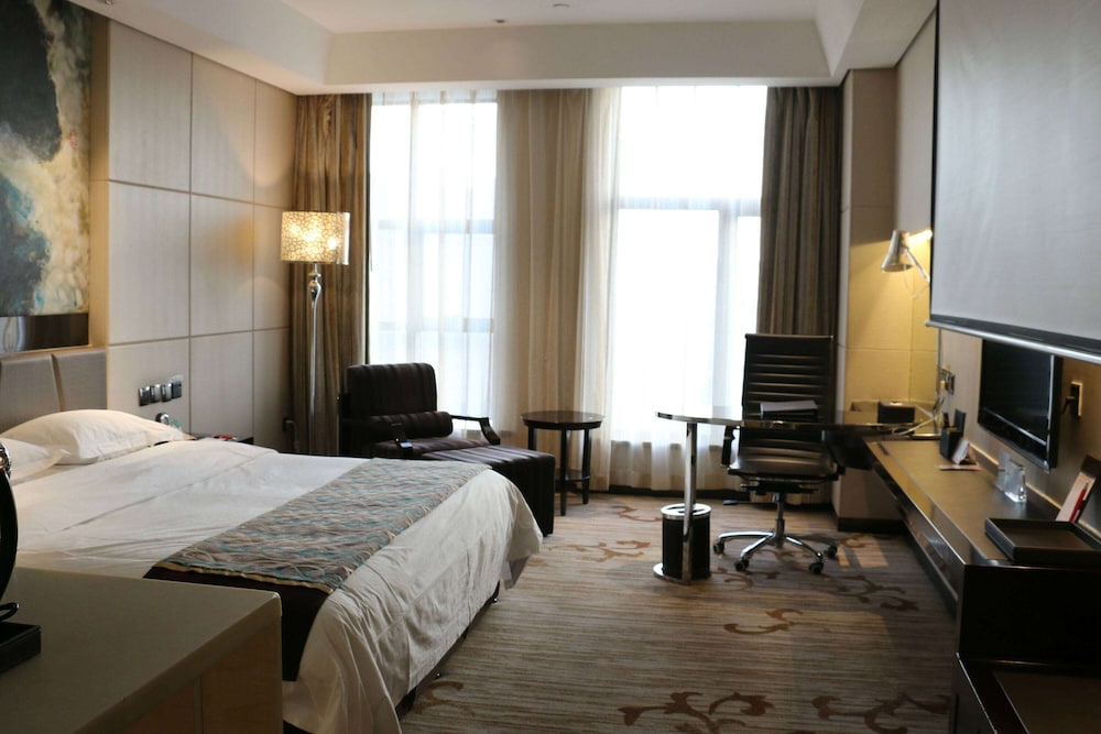 Business, King Bed