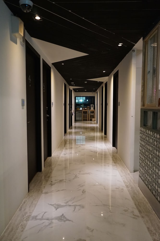 Nihao Cafe Hotel 63/67