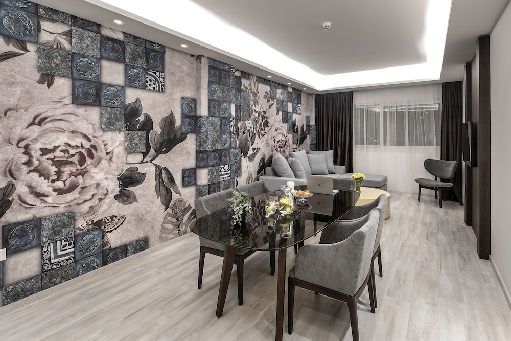 ALMOND BUSINESS SUITES 45/64