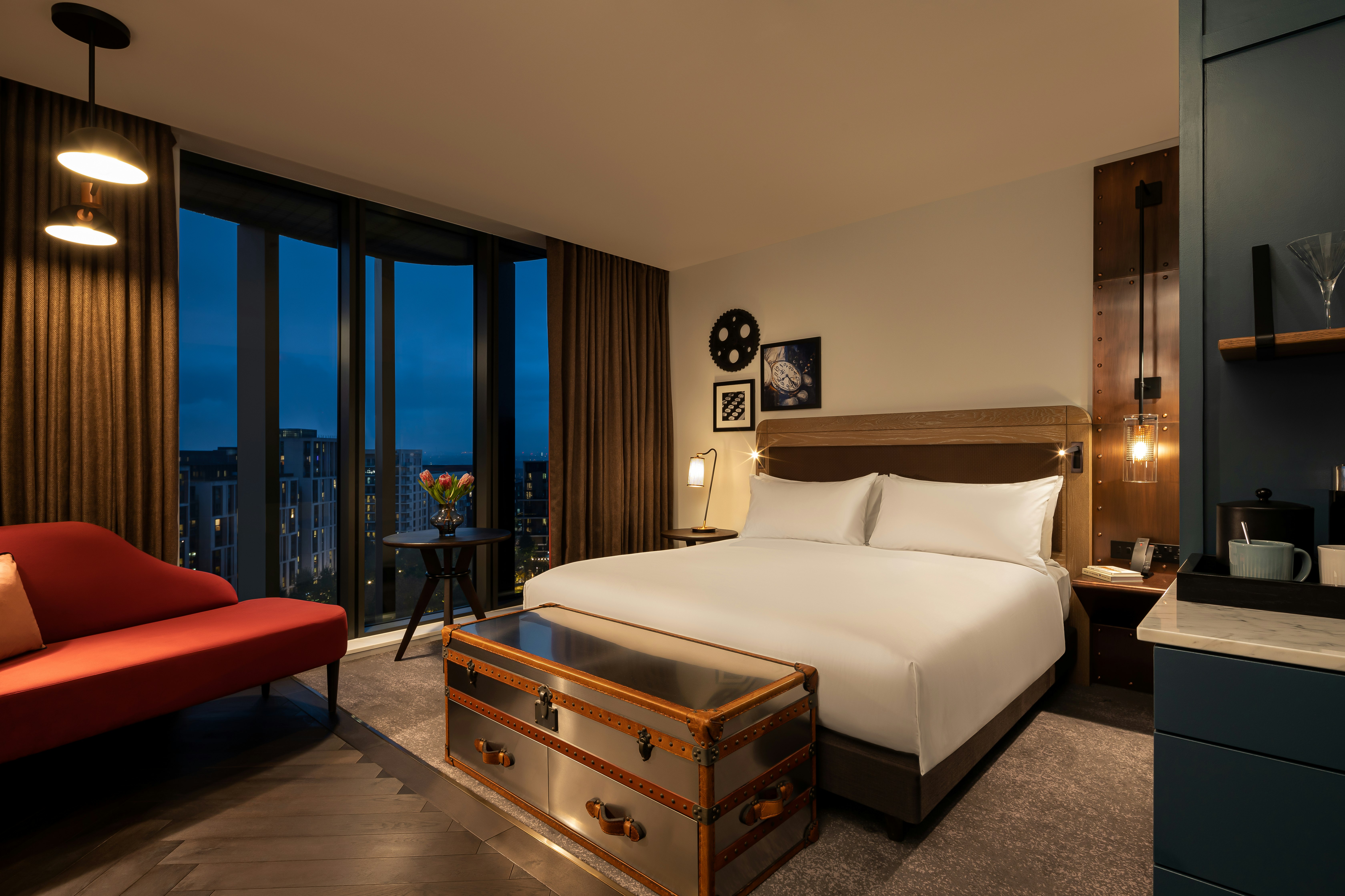 Deluxe, King Bed