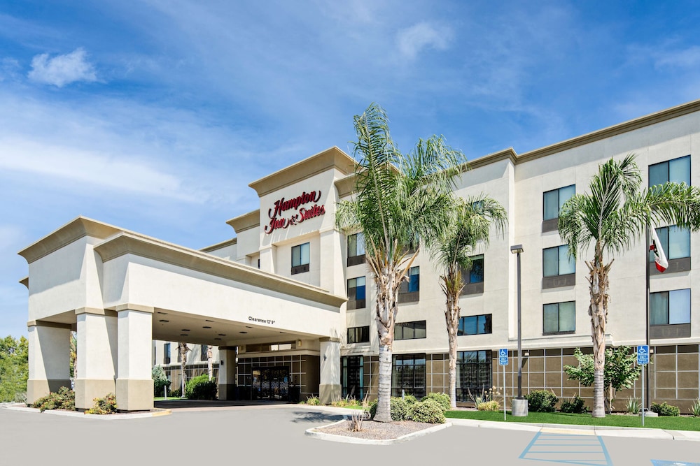 Hampton Inn and Suites-Bakersfield/Hwy 58, CA in BAKERSFIELD - CA
