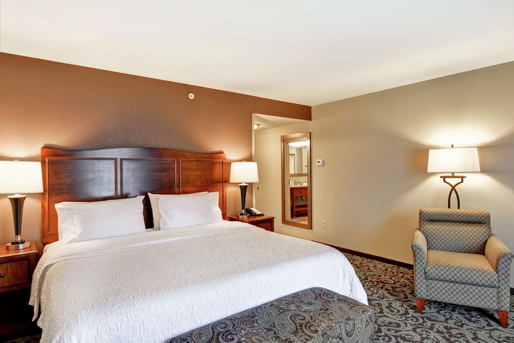 Hampton Inn and Suites New Hartford 23/64