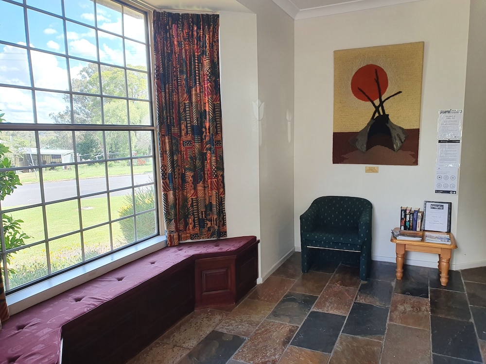 MCNEVIN'S WARWICK MOTEL 9/64