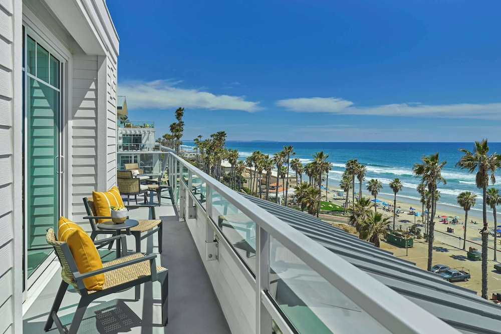 The Seabird Ocean Resort and Spa, Part of Destination Hotel by Hyatt 4/50