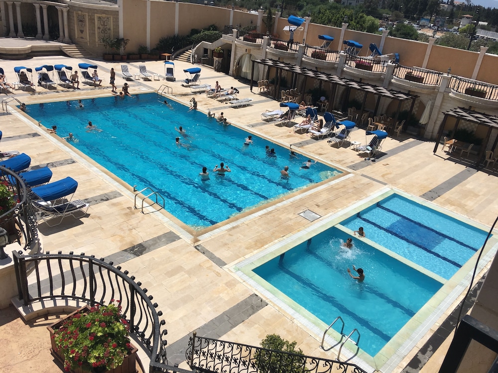 PLATINUM HOTEL 40/45