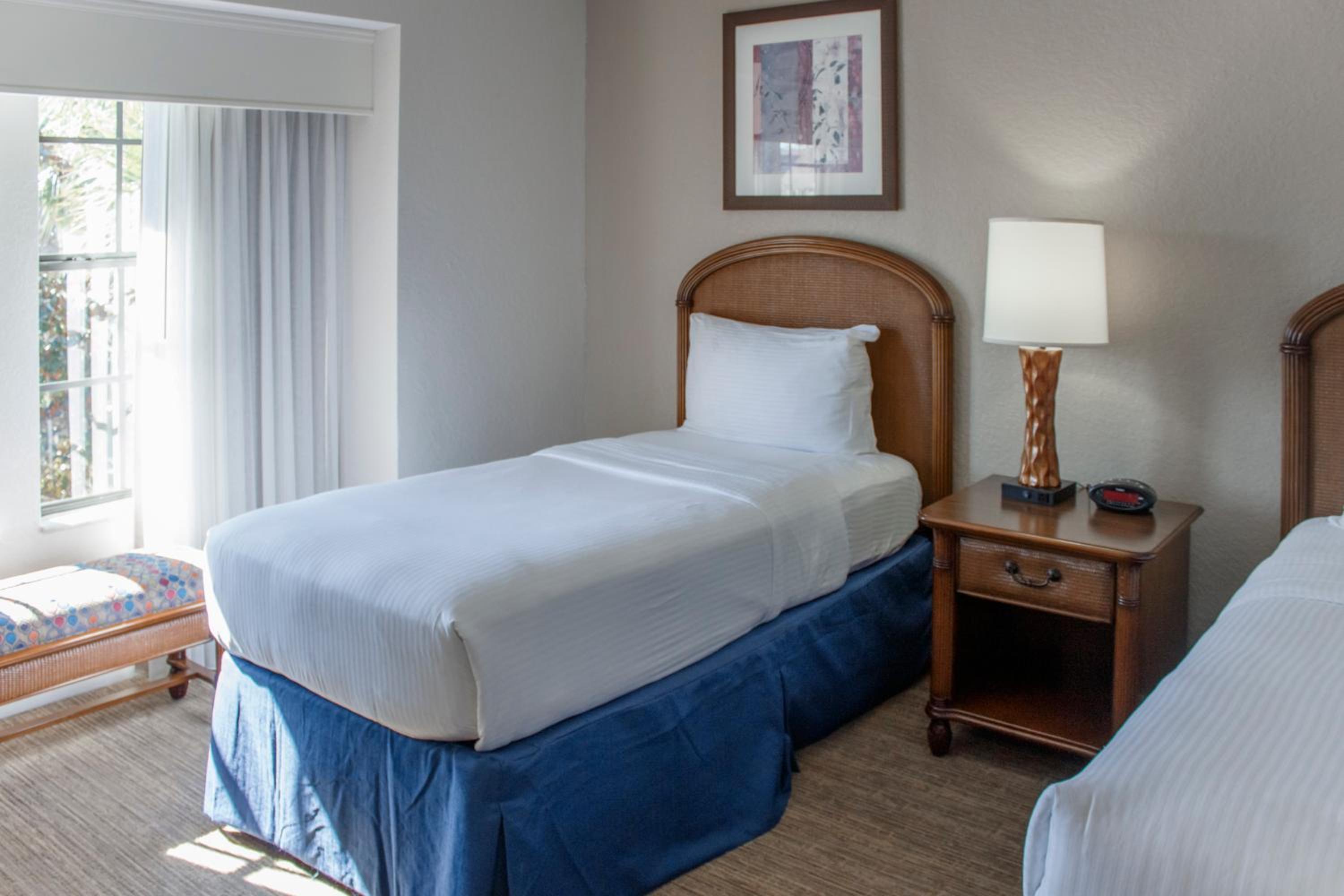 2 BEDROOMS, SUITE, KING AND TWIN BEDS, ACCESSIBLE