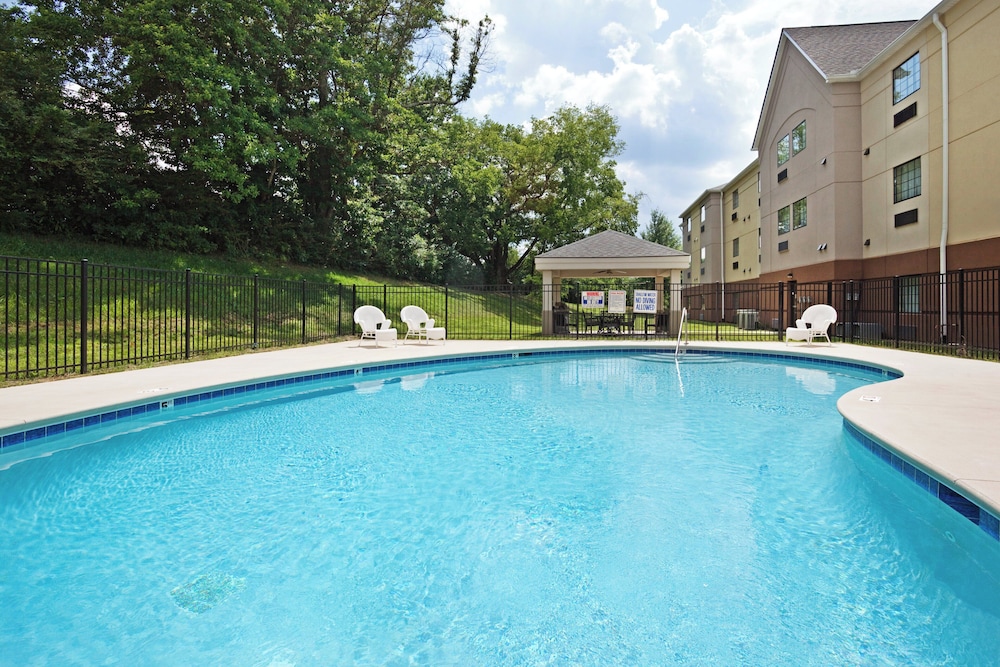 Candlewood Suites Knoxville Airport-Alcoa 69/73