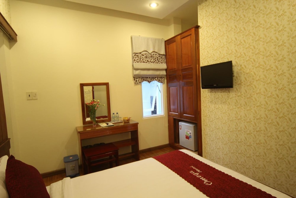 Omega Hotel 24/54