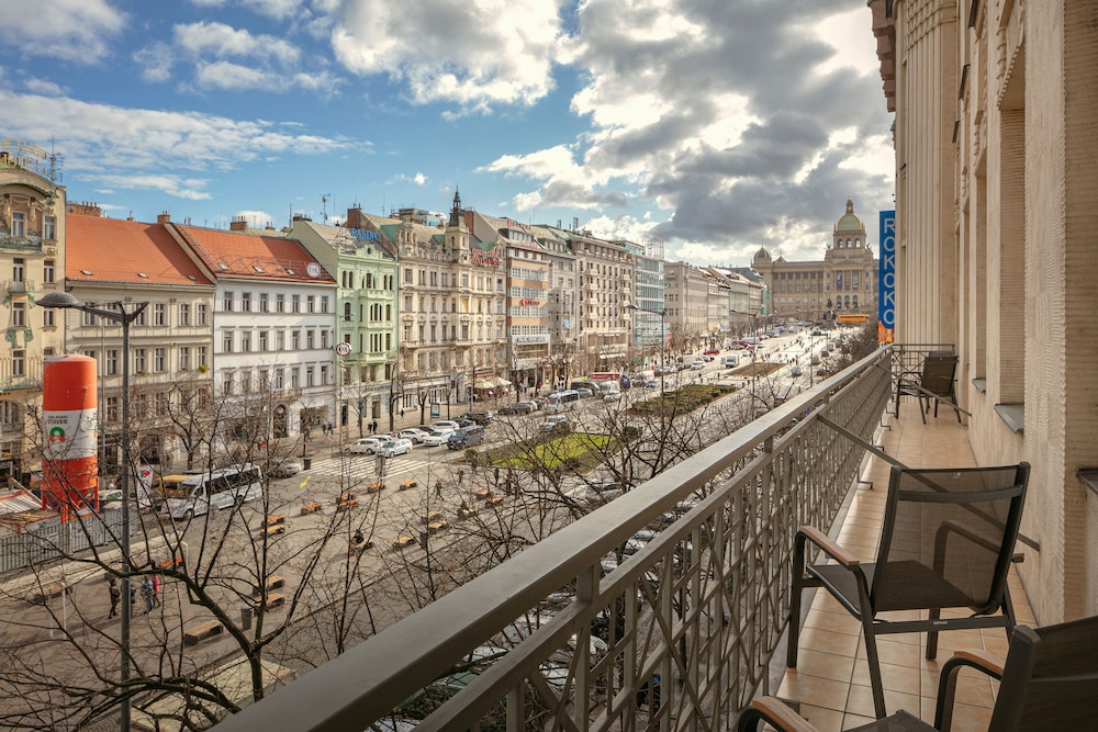 EA ApartHotel Melantrich 44/47