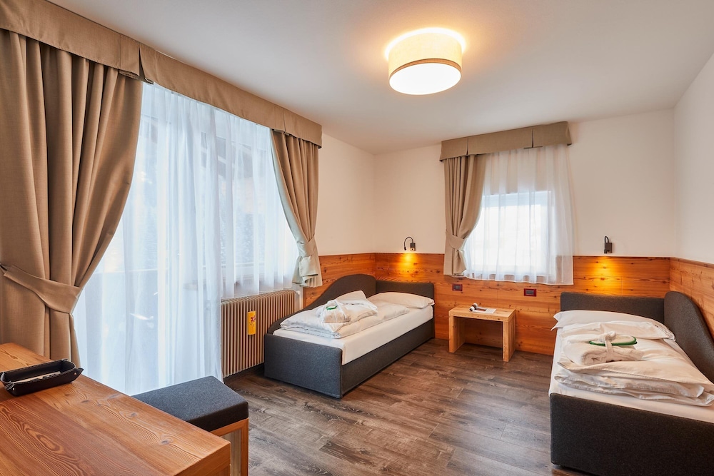 ASTORIA HOTEL - CANAZEI 24/66