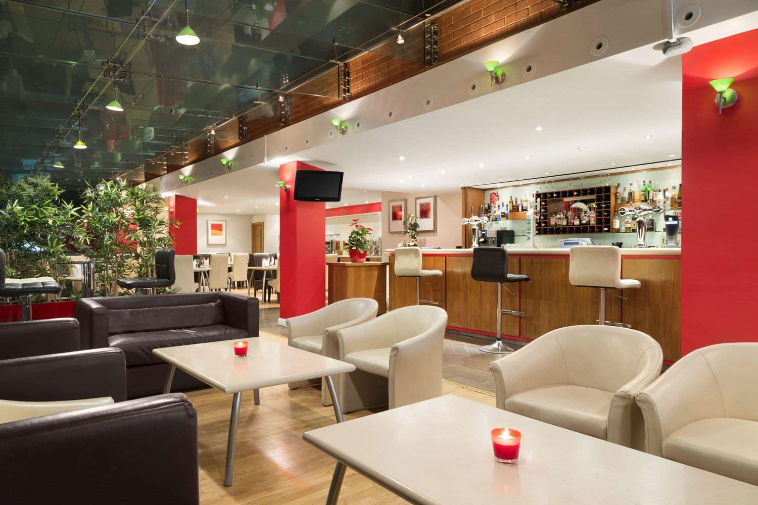 Ramada by Wyndham Hounslow - Heathrow East 6/13