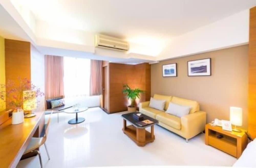 Laemtong Hotel Serviced Apartment 37/53