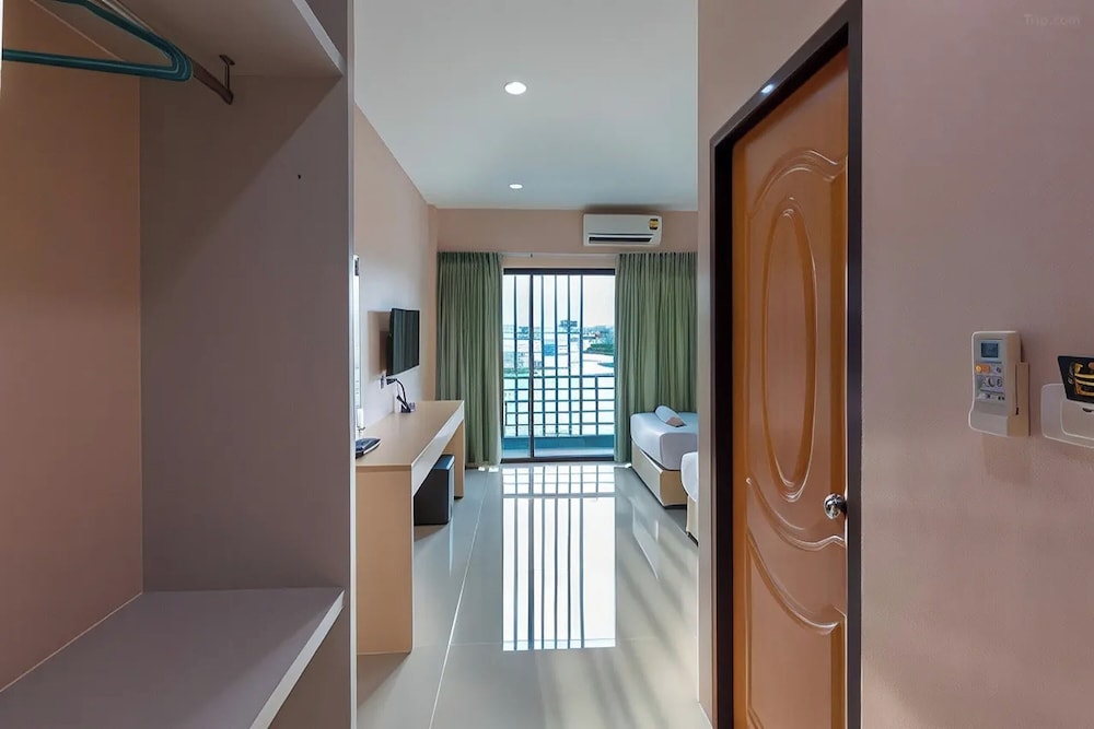 JJ Residence Phuket Town by ZUZU 25/38