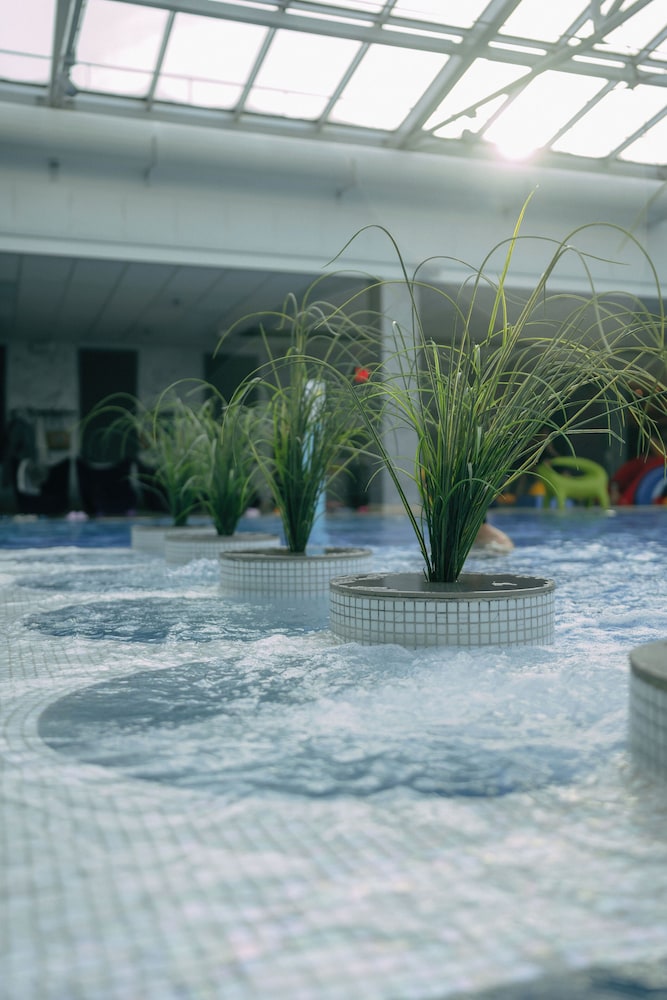 V Spa Hotel and Conference centre 57/64