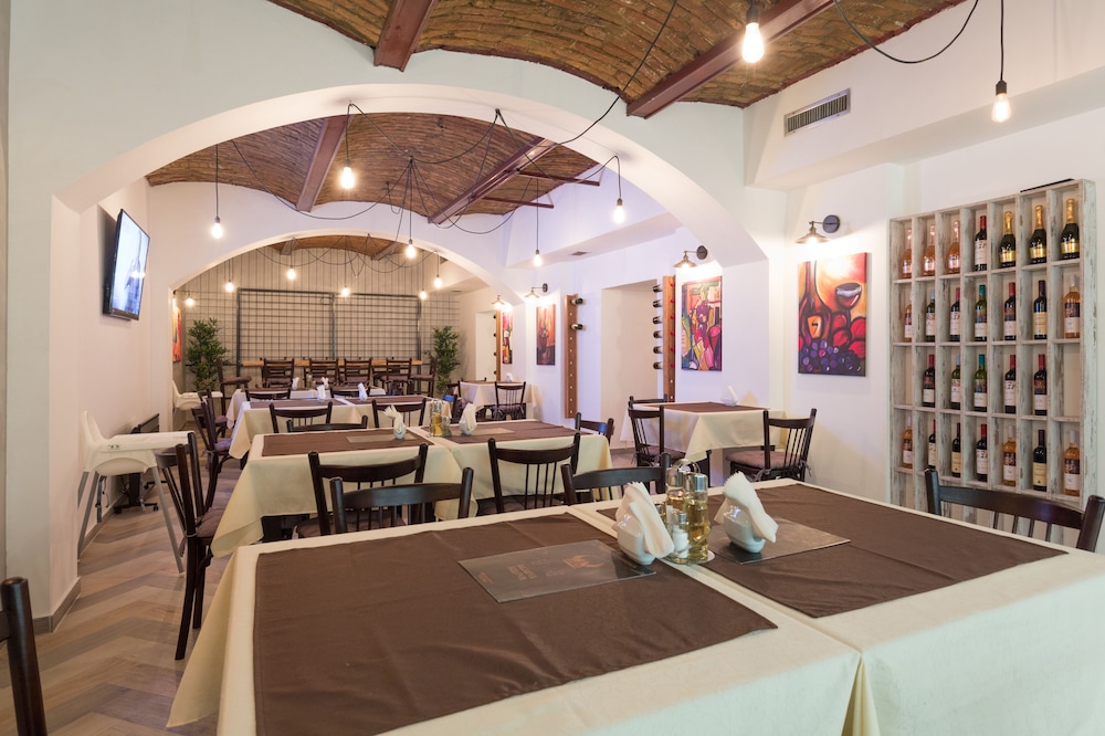 Capital Hotel Garni 48/55