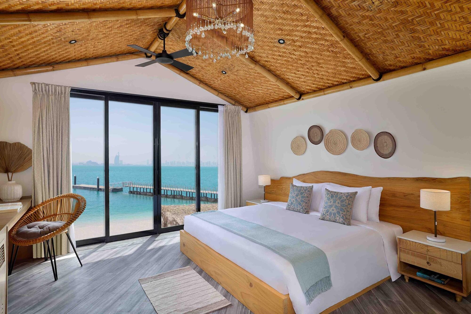 4 Bedrooms, Beach Pool, Villa