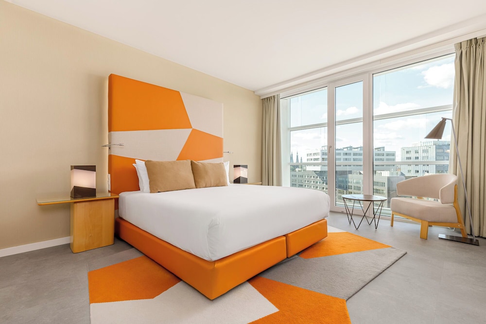 SUPERIOR, DOUBLE BED, CITY VIEW