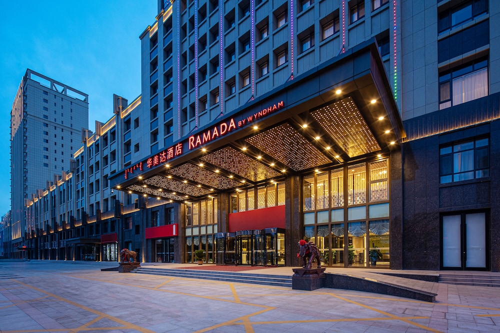 Ramada by Wyndham Bayannur 2/33