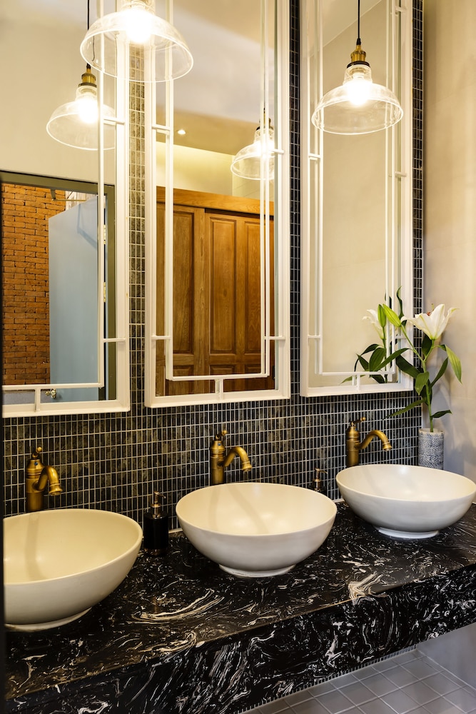 Khunluang Hostel - Adults Only 44/45