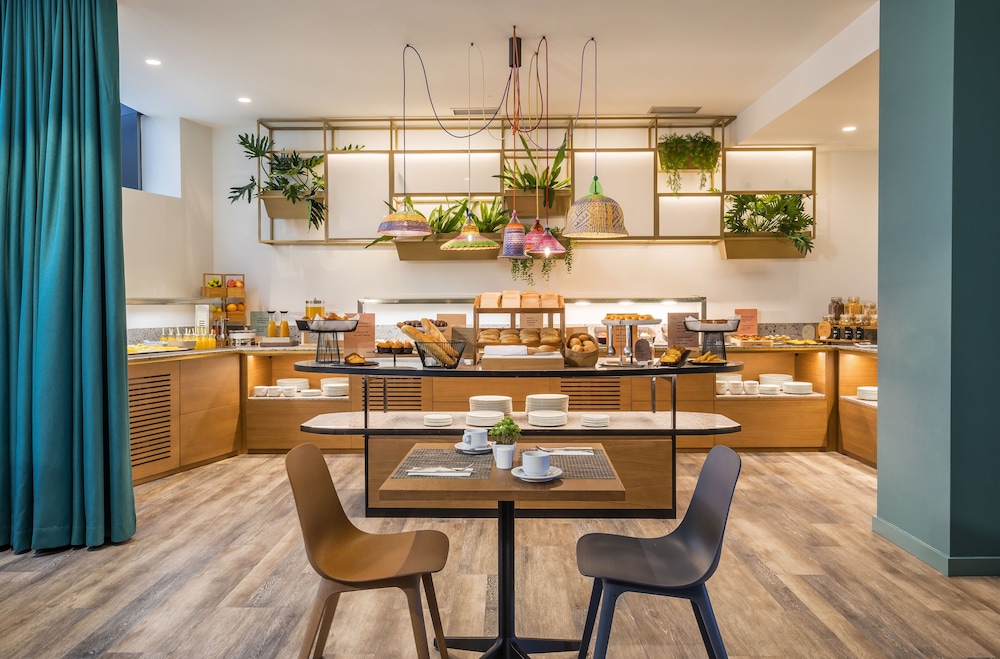 restaurant cafeteria