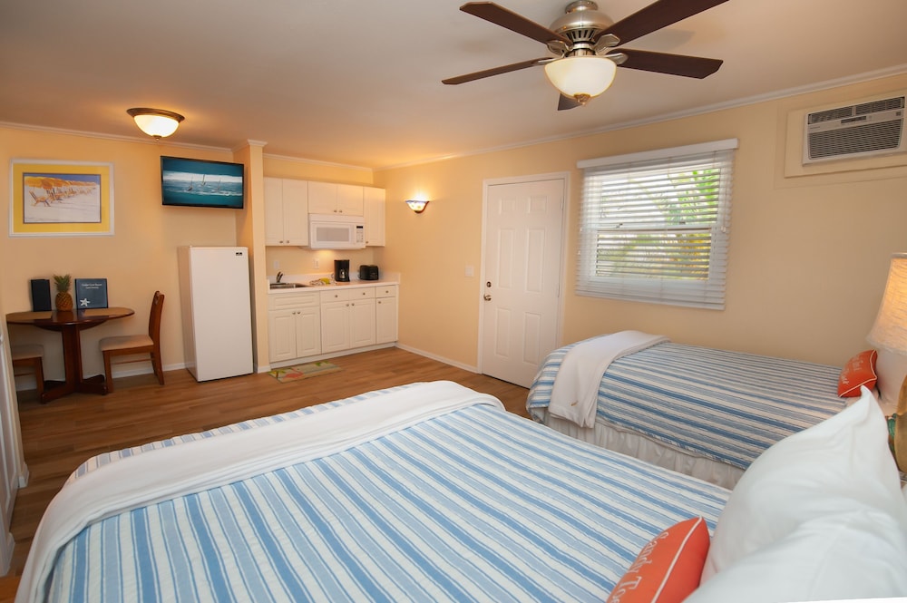 Cedar Cove Resort & Cottages 46/78