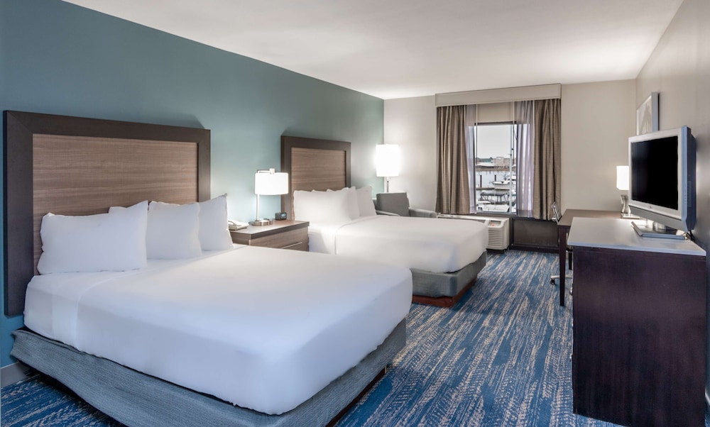 DoubleTree by Hilton Hotel New Bern Riverfront 7/52