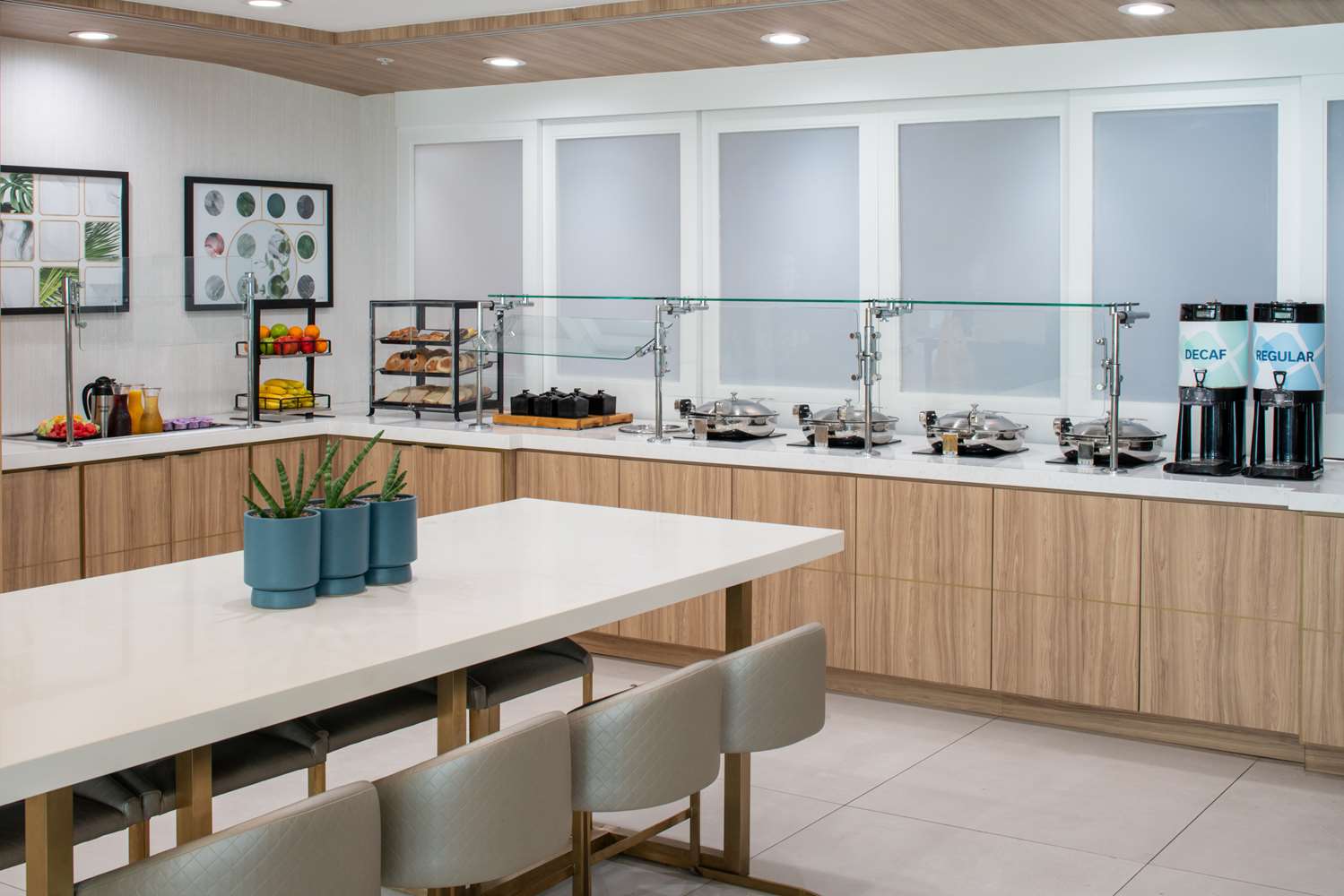 restaurant cafeteria