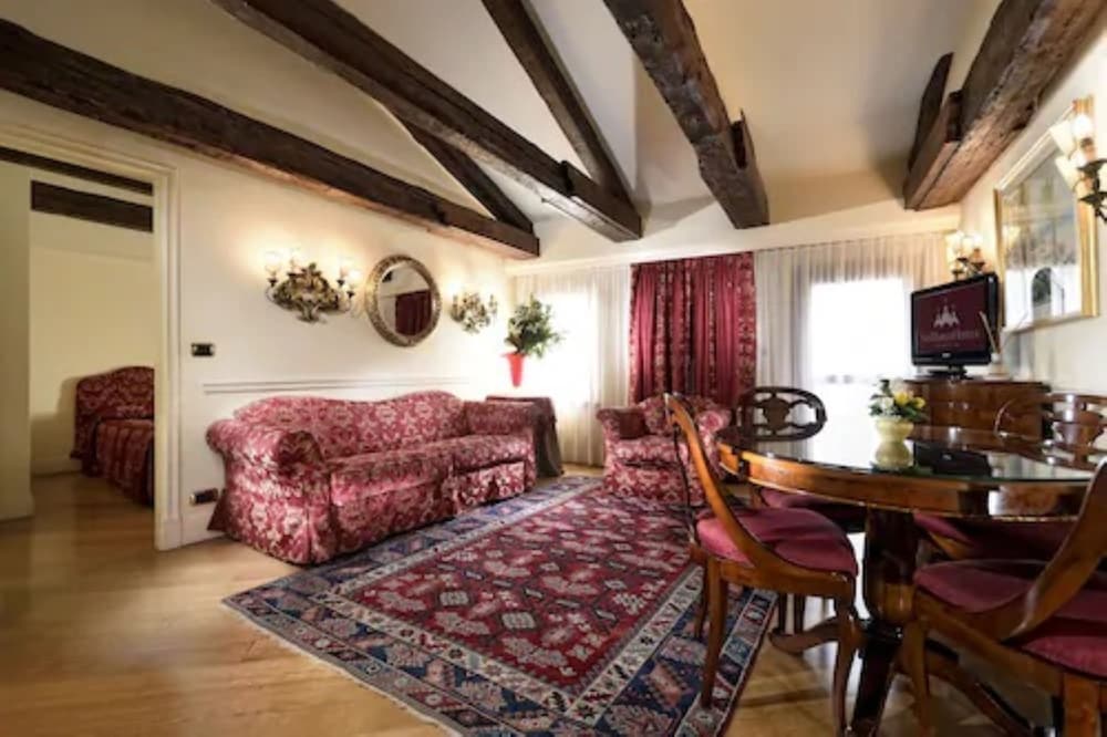 Royal San Marco & Suites 32/50