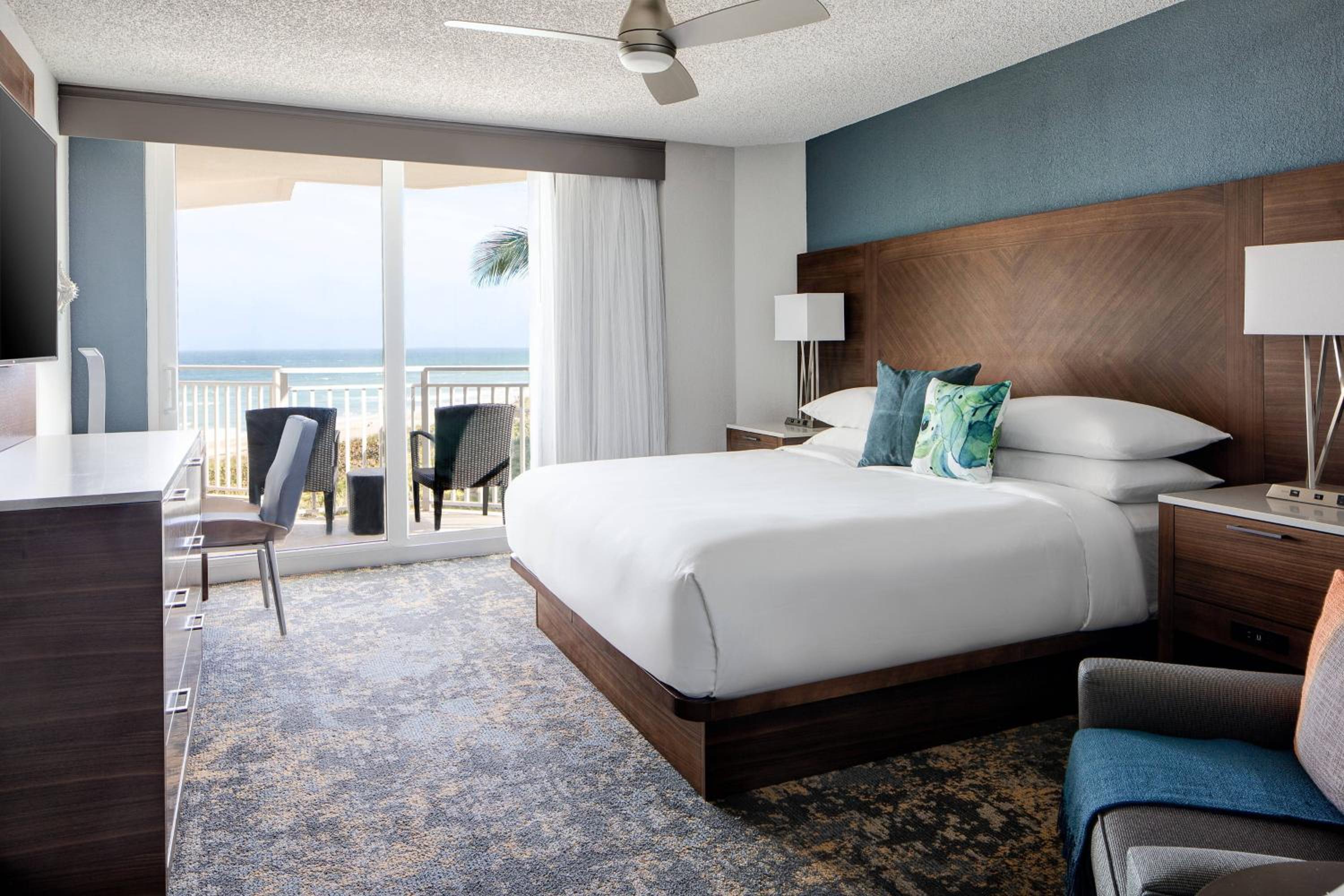 1 Bedroom, Condominium, Beach, Deluxe, Villa, King Bed, Ocean Front, Sofa, Balcony