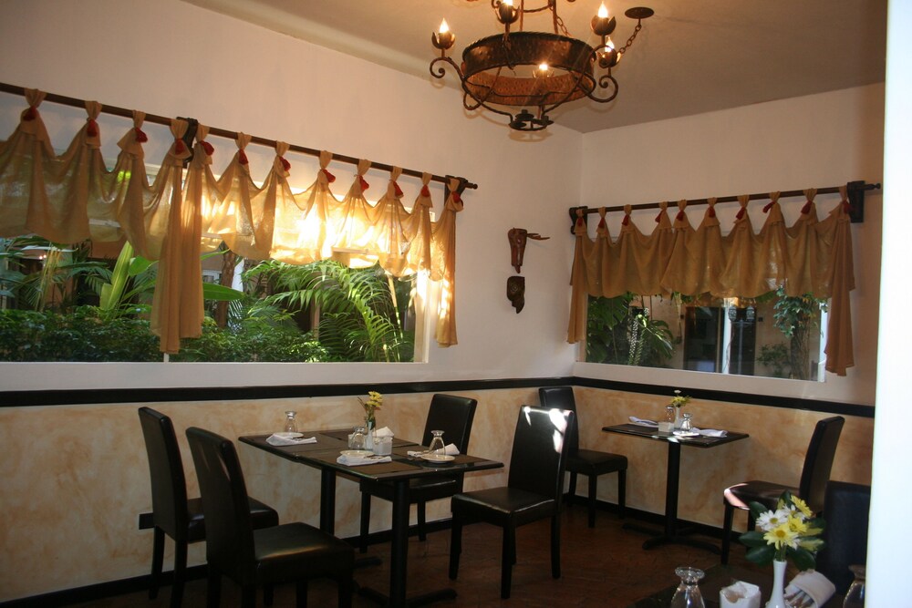 Hotel Ciudad Vieja 31/47