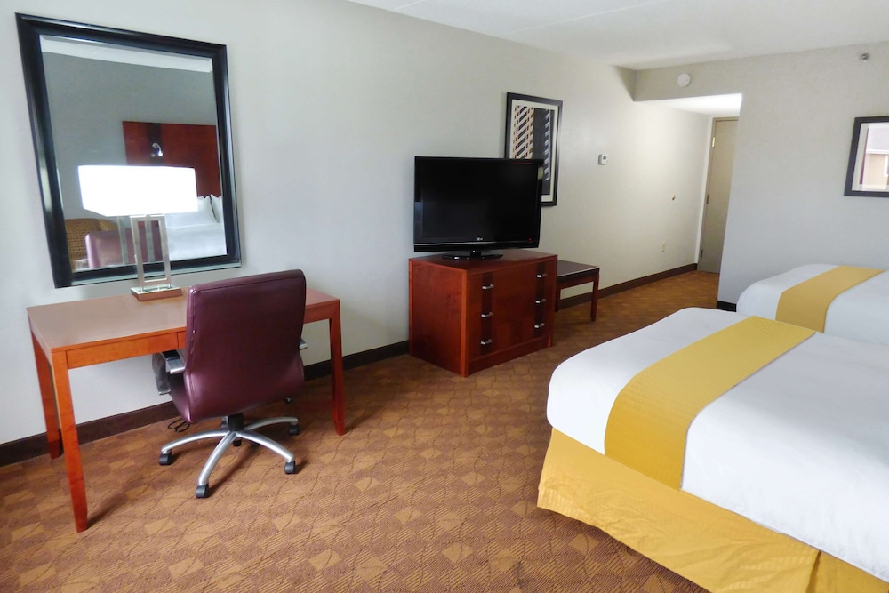 Radisson Hotel Akron - Fairlawn 42/43