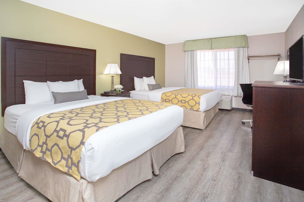 Baymont by Wyndham Phoenix I-10 near 51st Ave 7/55