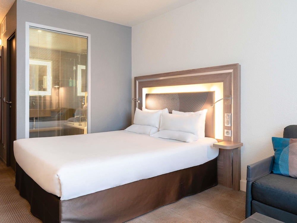 غرفة سوبيريور بسرير مزدوج مع أريكة، Novotel Paris 17 6/10