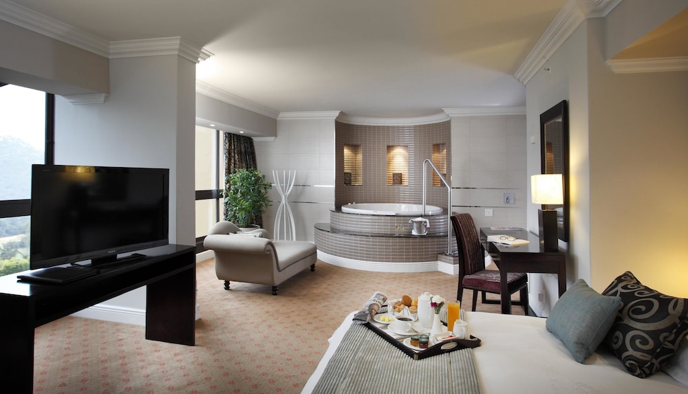 The Cascades Hotel At Sun City Resort 23/50