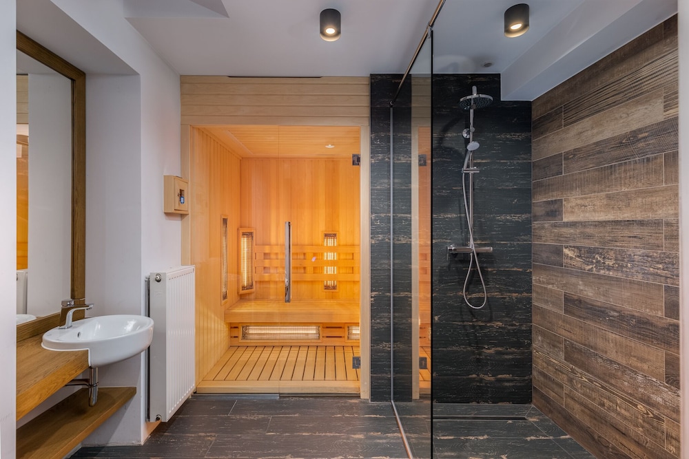 Avena By Artery Hotels 78/78