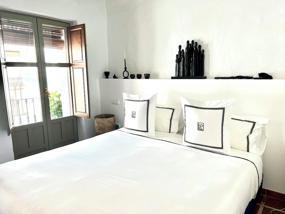 COMFORT, HOUSE