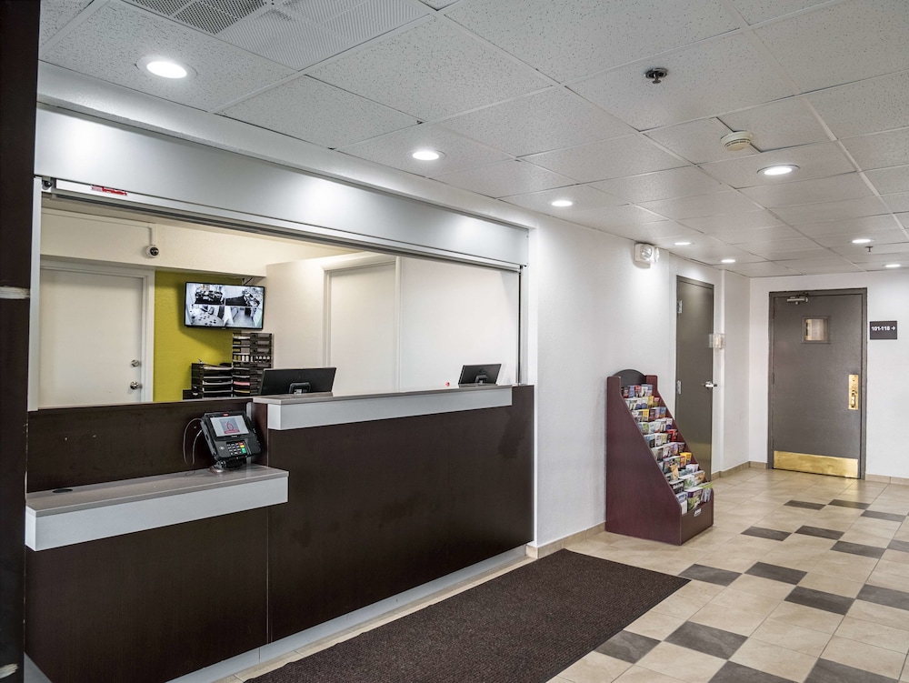 Lobby at Studio6 Miamisburg, OH - Dayton, MIAMISBURG - OH