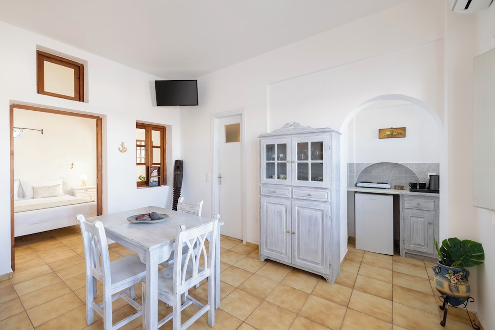 Vrachia Studios and Apartments 28/50